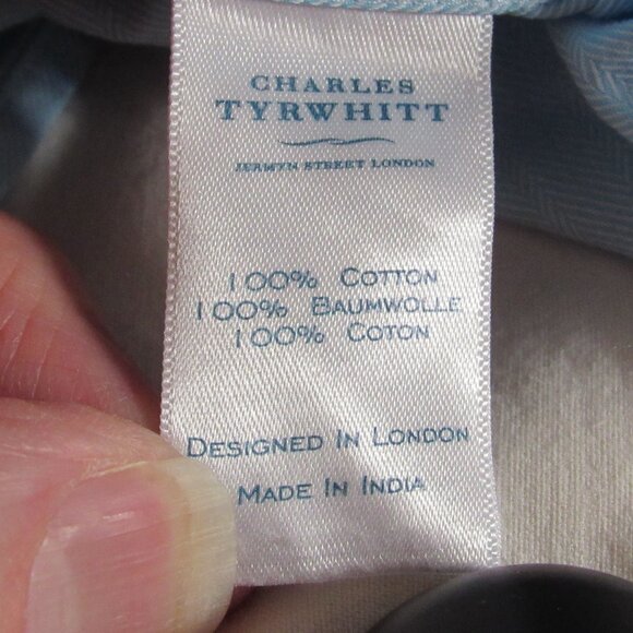 Charles Tyrwhitt Blue Herringbone Button Down Size 17/34 Classic Fit 100% Cotton - Picture 7 of 8
